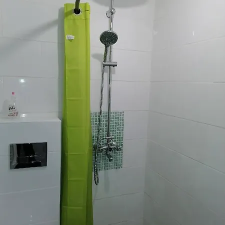1 Bed Flat In * Popovo